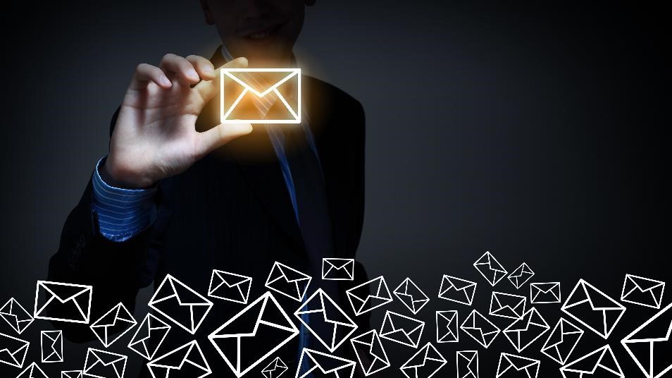 4 Reasons to Integrate Your Email with CRM